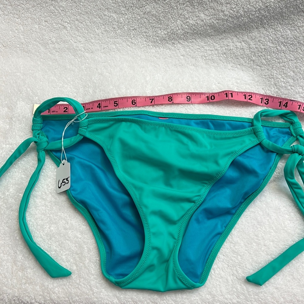 EUC VICTORIA’S SECRET BIKINI BOTTOM SIZE M